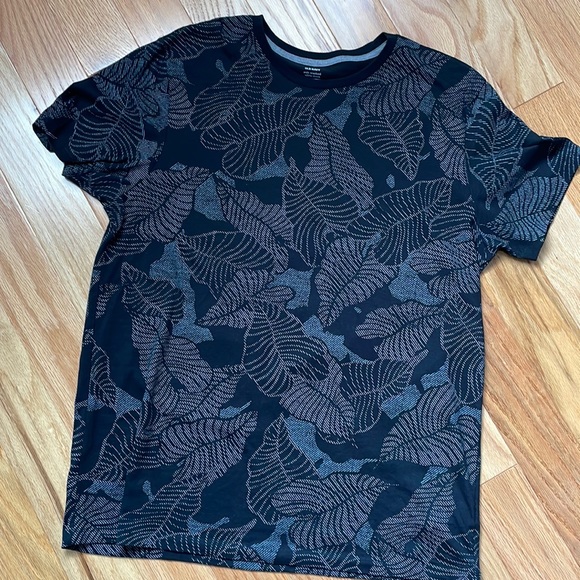 Men’a Old Navy Printed Tee - Picture 1 of 3